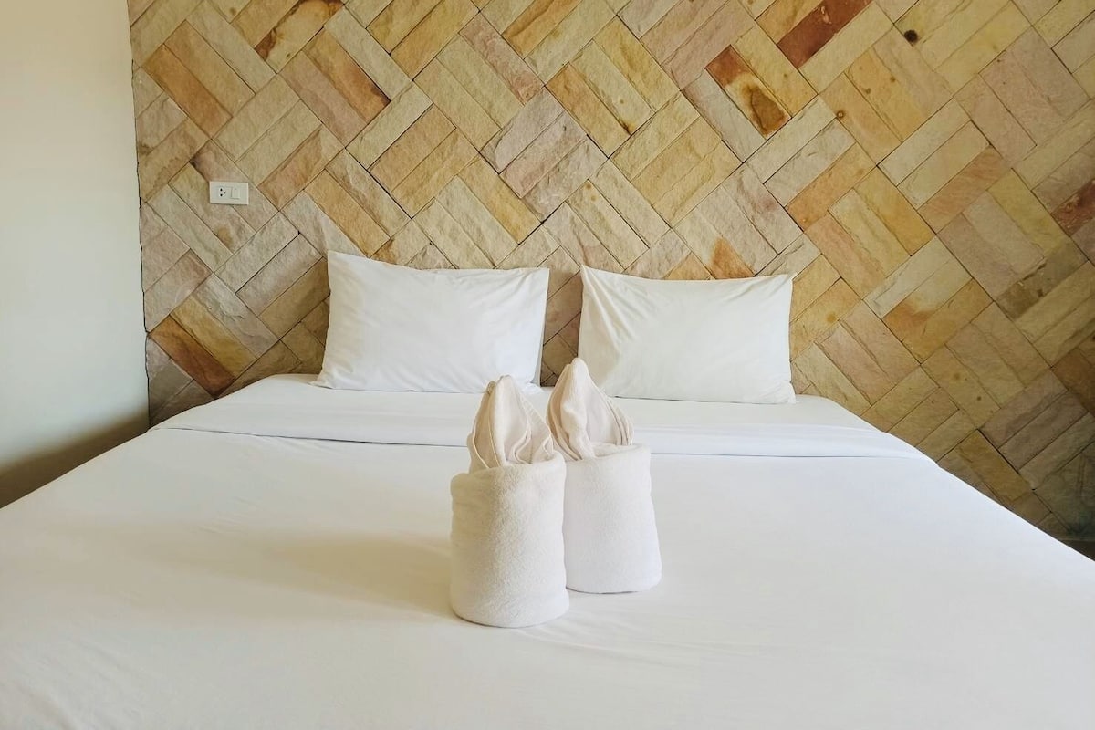 tower double room | minibar, desk, soundproofing, free wifi