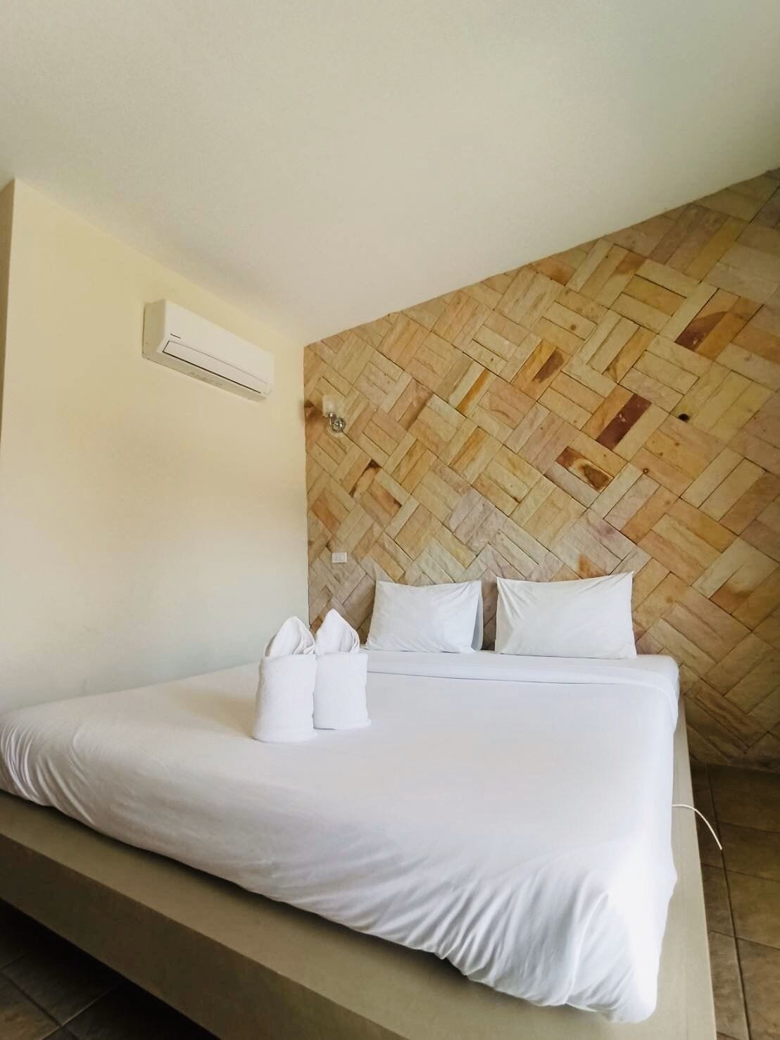 tower double room | minibar, desk, soundproofing, free wifi