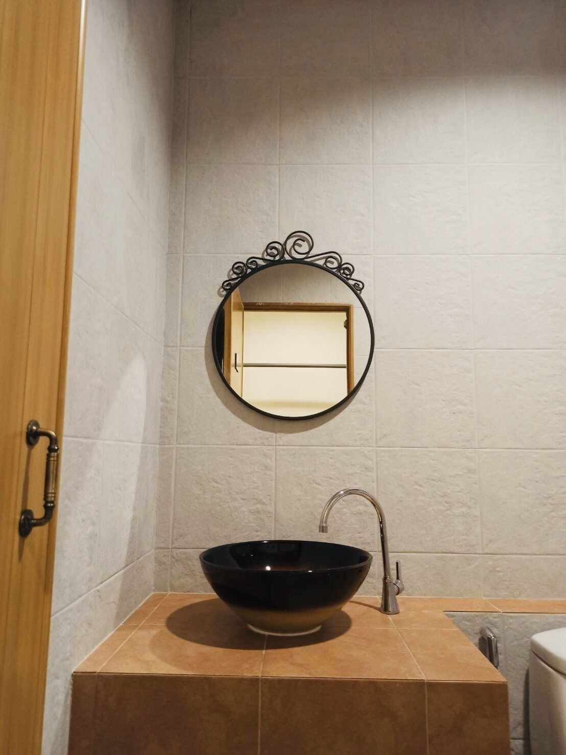 tower twin room | bathroom amenities | shower, free toiletries, hair dryer, bathrobes