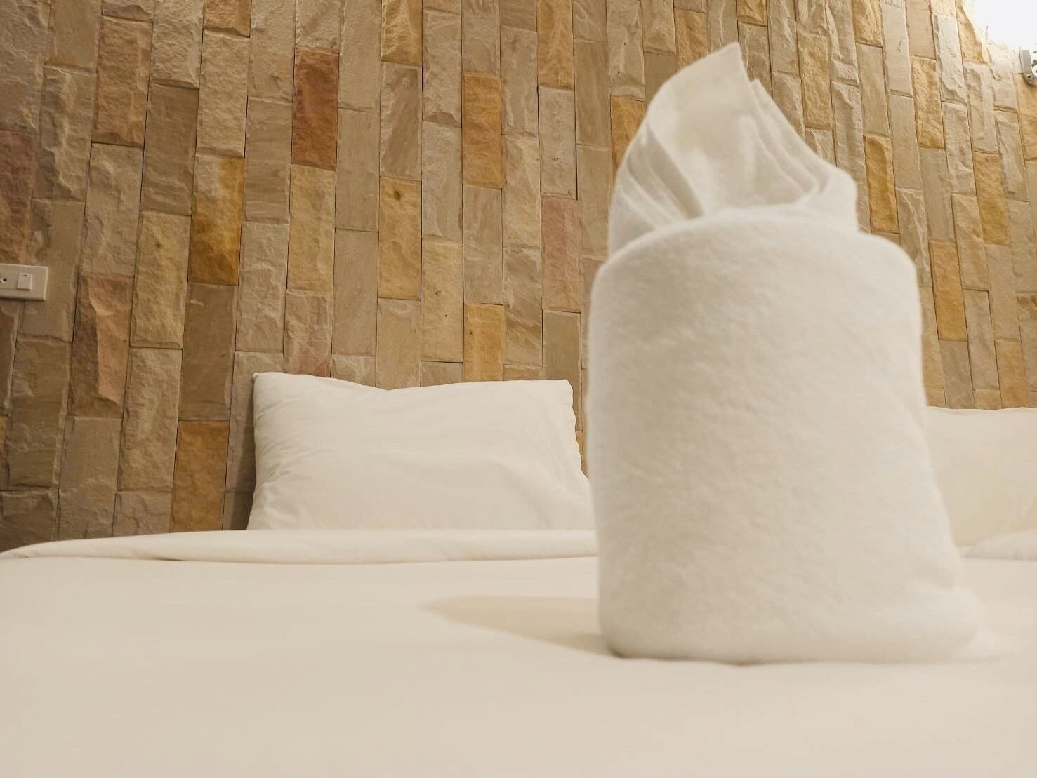 minibar, desk, soundproofing, free wifi