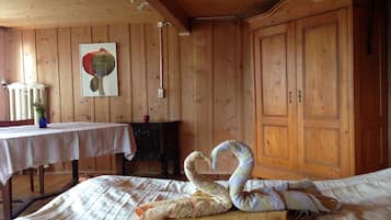Chambre Double, salle de bains commune