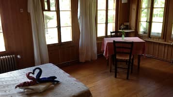 Chambre Triple, salle de bains commune