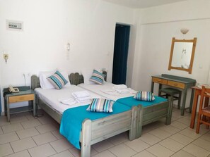 스튜디오 | 고급 침구, 책상, 암막 커튼, 방음 설비