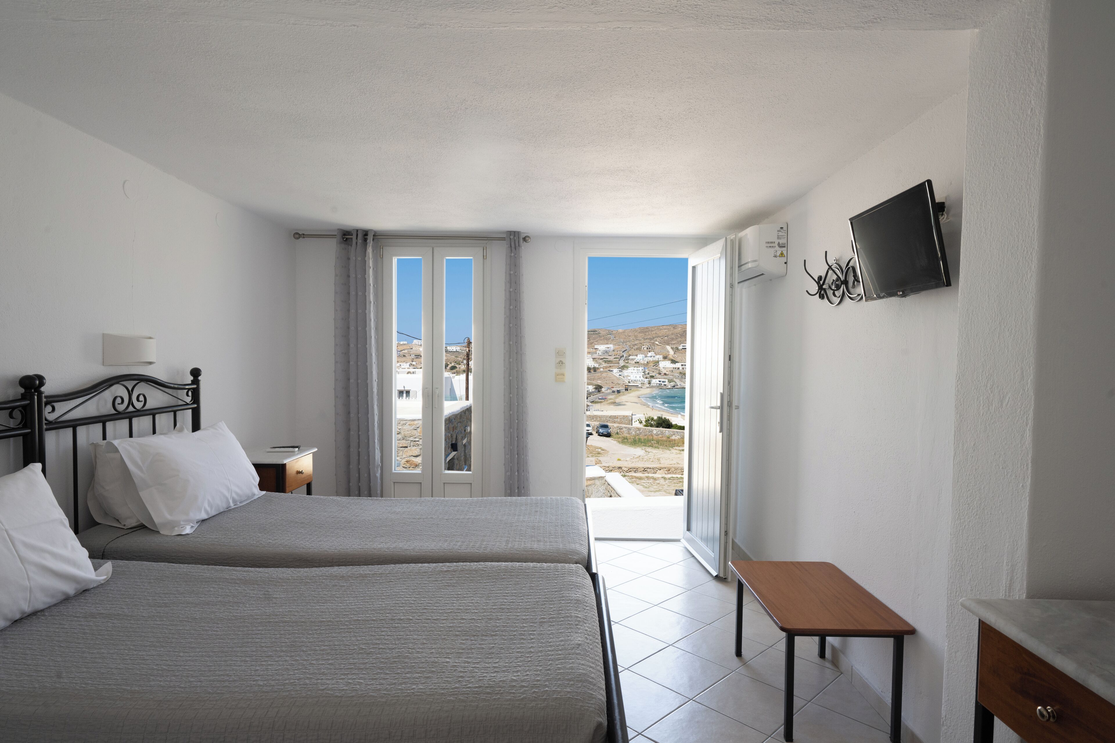 double room | 1 bedroom, in-room safe, iron/ironing board, free wifi