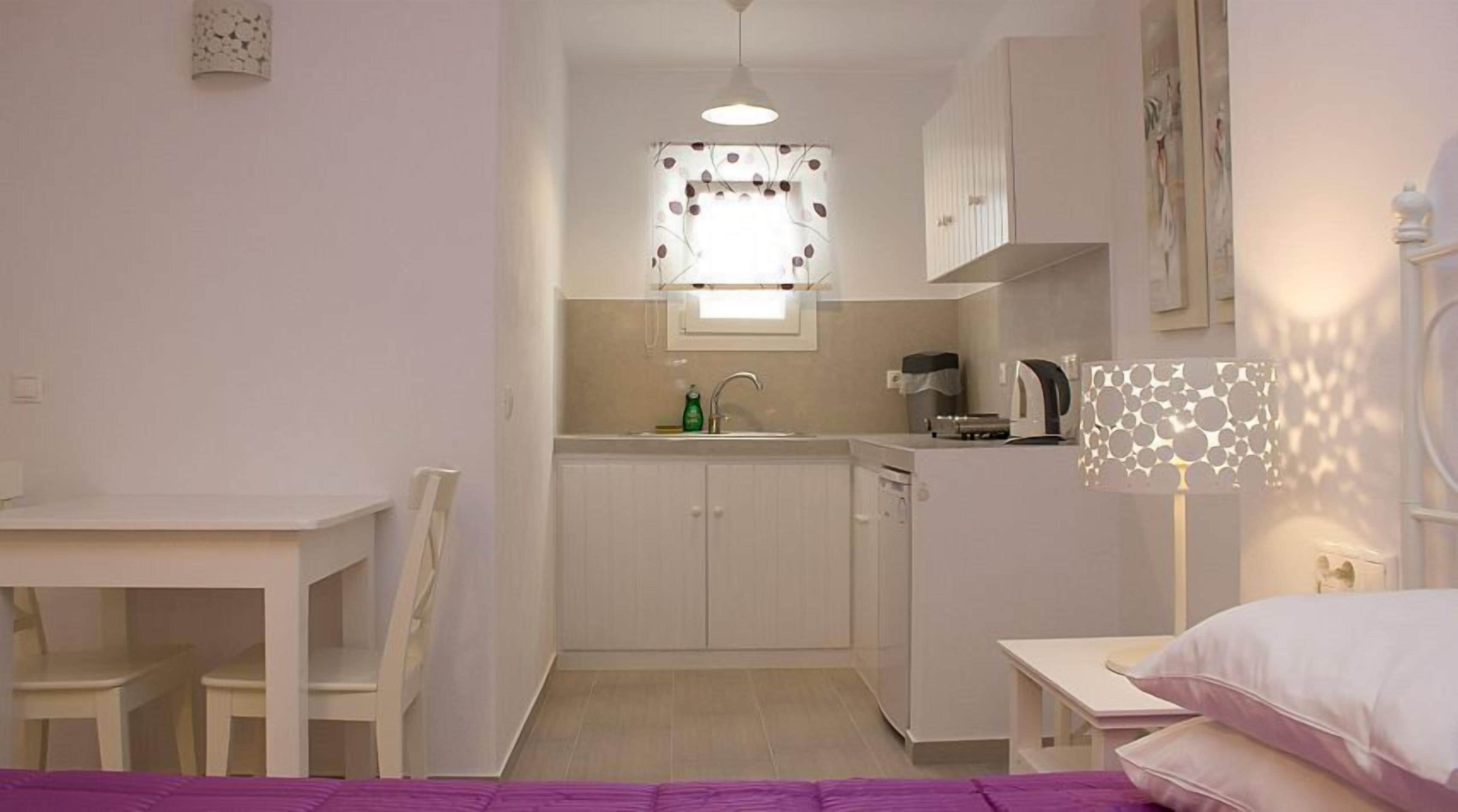 superior studio, sea view | private kitchenette | fridge
