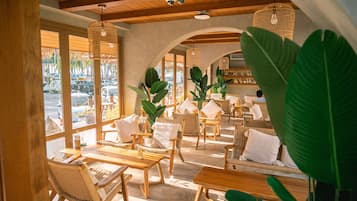 2 restaurants, breakfast, lunch served; local and international cuisine