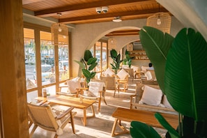 2 restaurants; breakfast, lunch, and dinner served -  Amari Bangsaen (Chonburi)