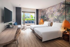 Tomannsrom – deluxe, terrasse | Sengetøy av topp kvalitet, safe på rommet og skrivebord