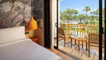 1 bedroom, premium bedding, down comforters, in-room safe
