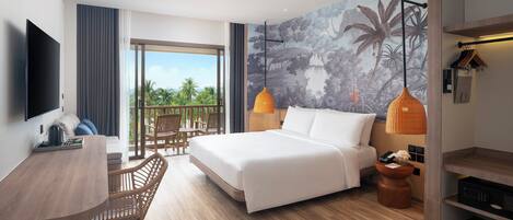 Premium bedding, in-room safe, desk, laptop workspace