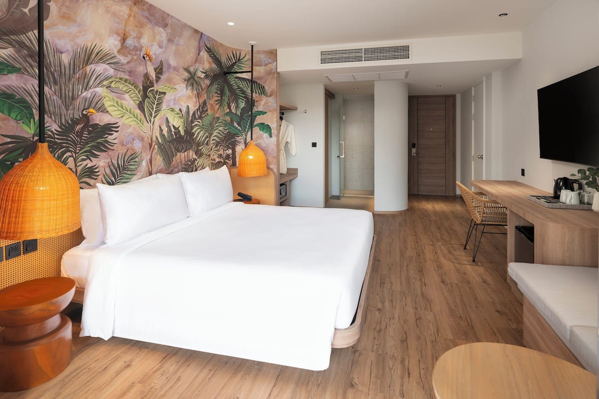 Habitación Deluxe, 1 cama King size, Terraza | Ropa de cama de alta calidad y caja de seguridad en la habitación 