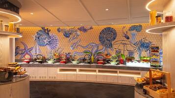 Café da manhã com buffet todos os dias (THB 450 por pessoa)