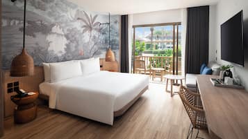 Deluxe Room, 1 King Bed, Garden View | Premium bedding, in-room safe, desk, laptop workspace