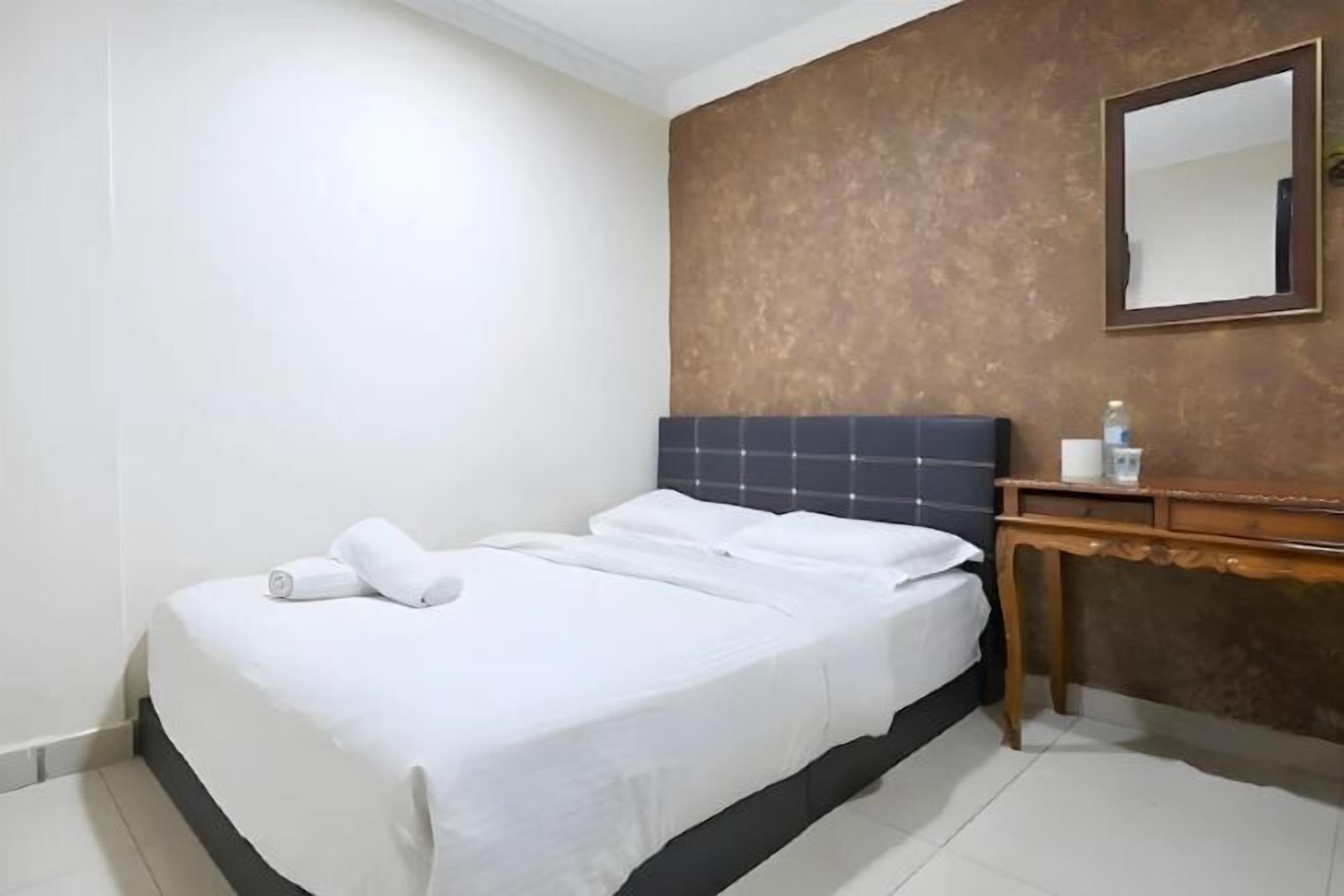 Meja kerja, setrika/meja setrika, Wi-Fi gratis, dan seprai linen