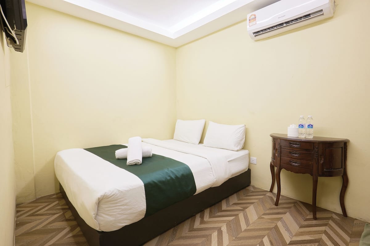 Standard Room | Escritorio, wifi gratis y ropa de cama 