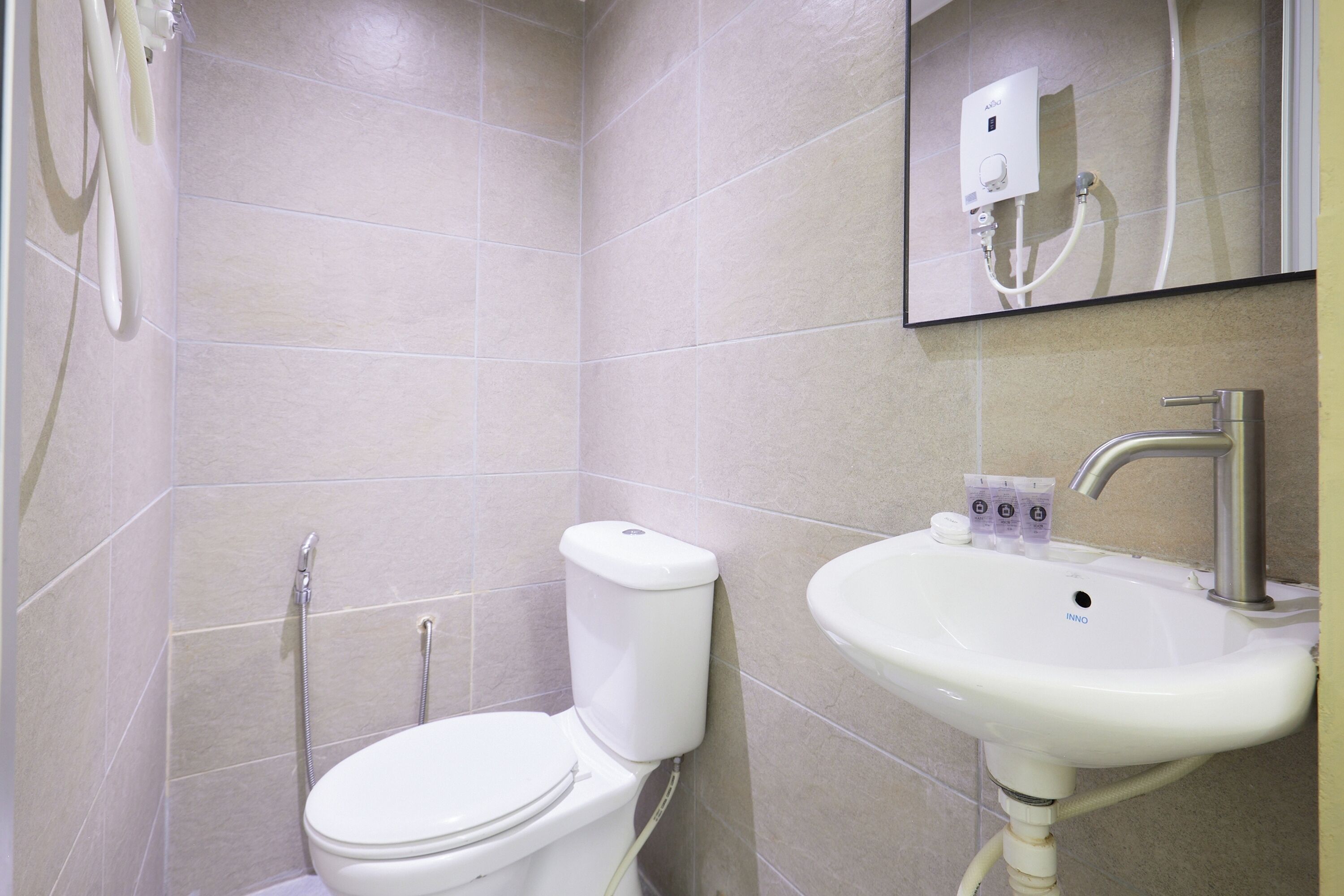 Photo - Fast Hotel Setapak Near Tunku Abdul Rahman UMT KL