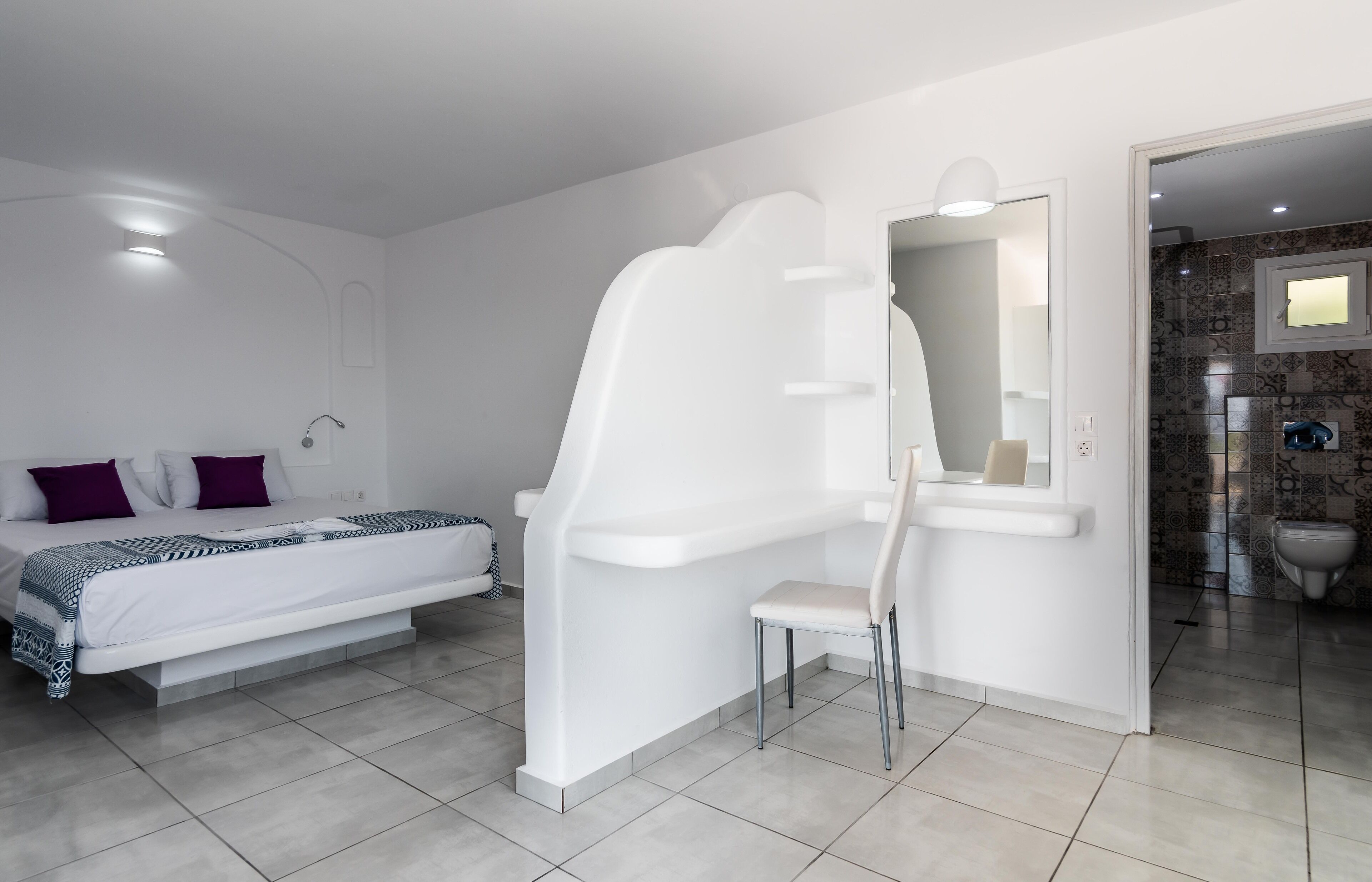 economy double room | 1 bedroom, in-room safe, iron/ironing board, free wifi