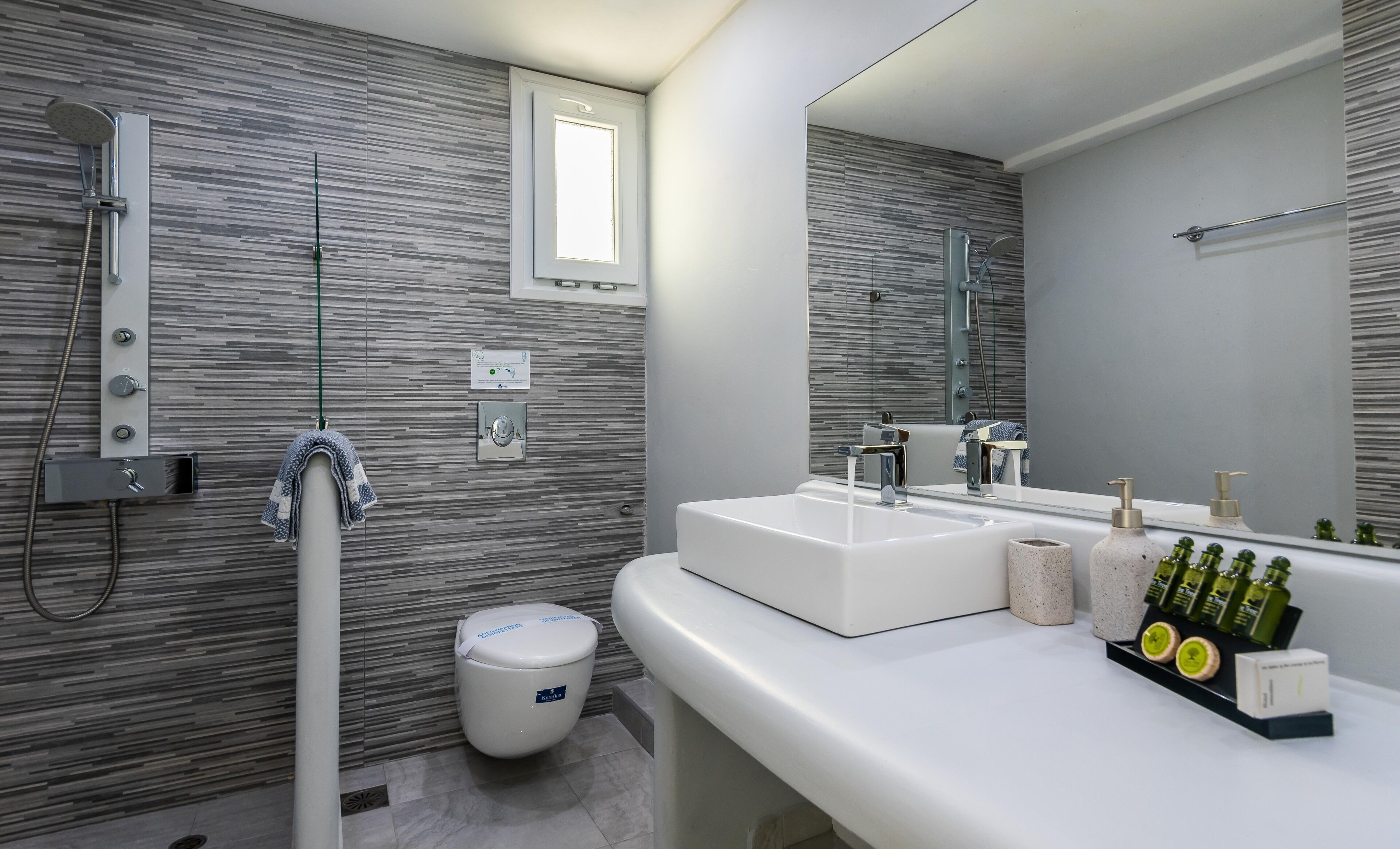 triple room | 1 bedroom, in-room safe, iron/ironing board, free wifi