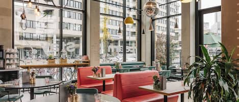 Breakfast, lunch, dinner served; Mediterranean cuisine