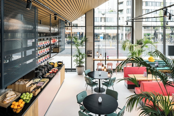 Café da manhã, almoço e jantar; culinária mediterrânea