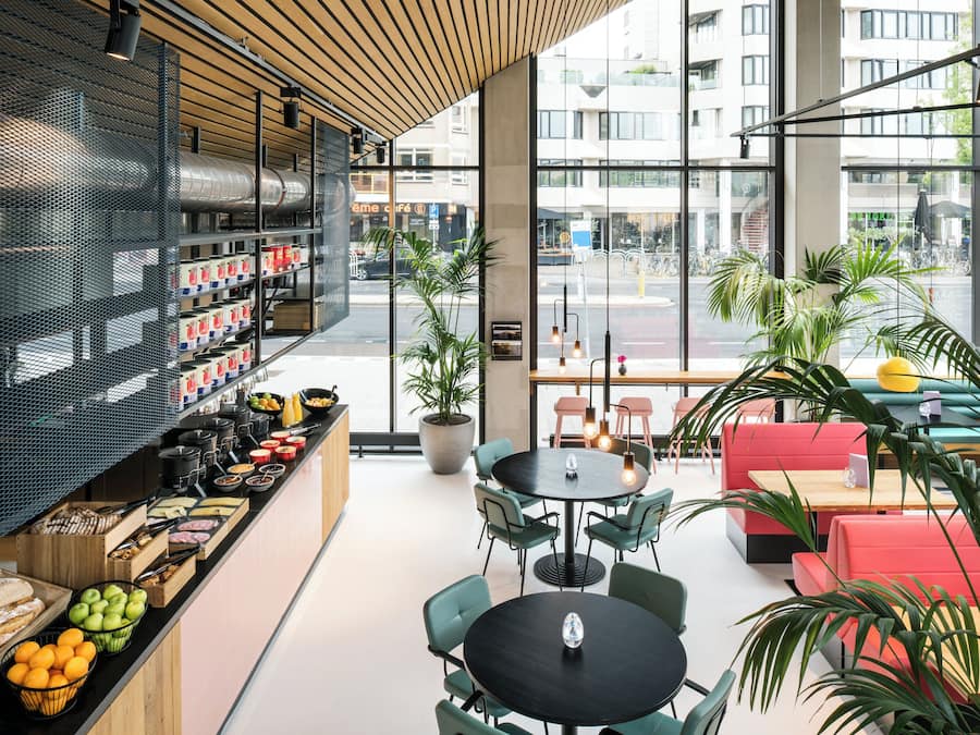 Breakfast, lunch, dinner served; Mediterranean cuisine