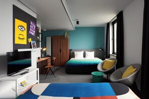 Familienzimmer | Daunenbettdecken, Schreibtisch, Reisekinderbett, kostenloses WLAN