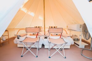 Lều phong cách cổ điển, quang cảnh bãi biển