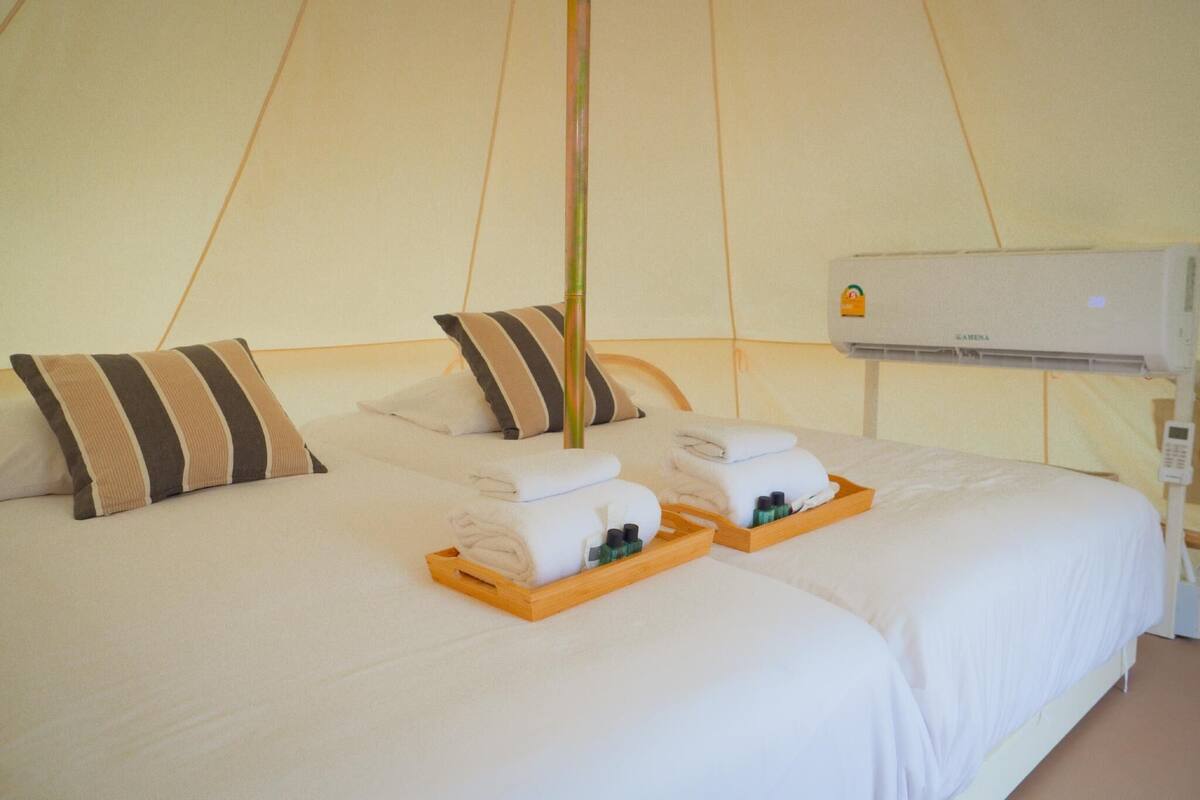 Lều phong cách cổ điển, quang cảnh bãi biển | Minibar, truy cập Internet không dây miễn phí