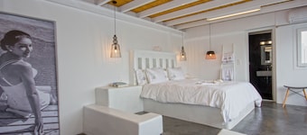 Anixi Lounge Suites - Adults Only