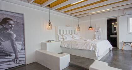 Anixi Lounge Suites - Adults Only