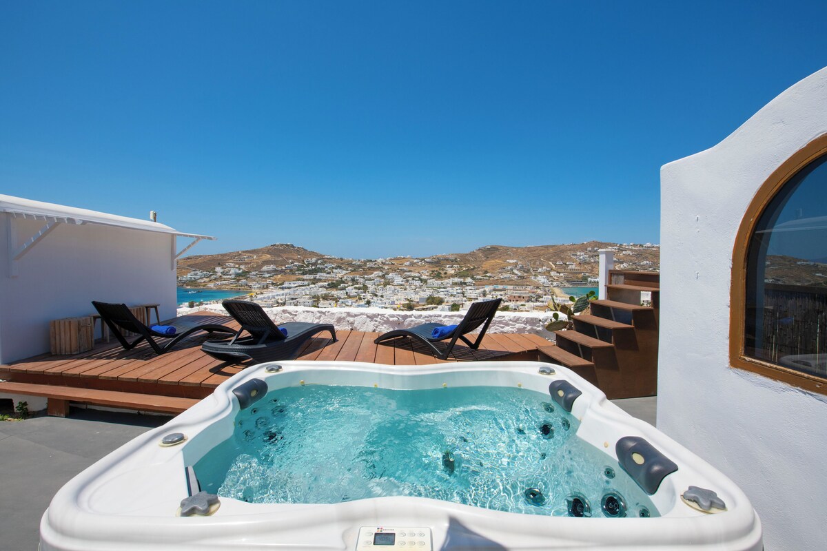 Grande Suite, Private Hot Tub | Safe på rommet, strykejern/-brett og wi-fi (inkludert)