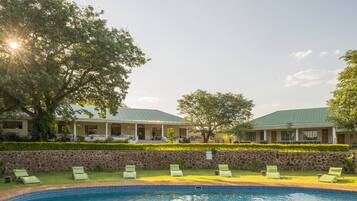 2 outdoor pools, pool umbrellas, pool loungers