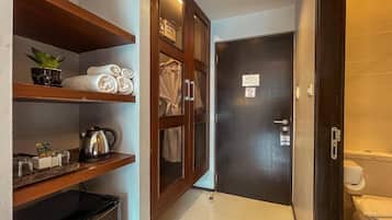 Shower, free toiletries, hair dryer, towels