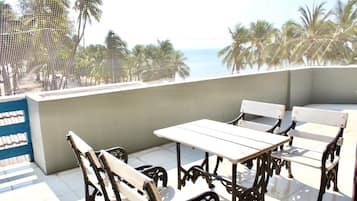 S2 Suite | Outdoor dining