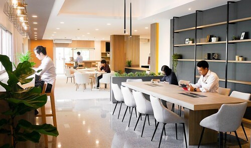 Green Life Service Apartment