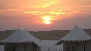 Luxe beddengoed, een bureau, extra bedden (toeslag)