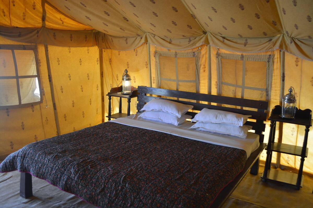 Premium bedding, desk, rollaway beds