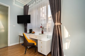 1 bedroom, minibar, in-room safe, desk