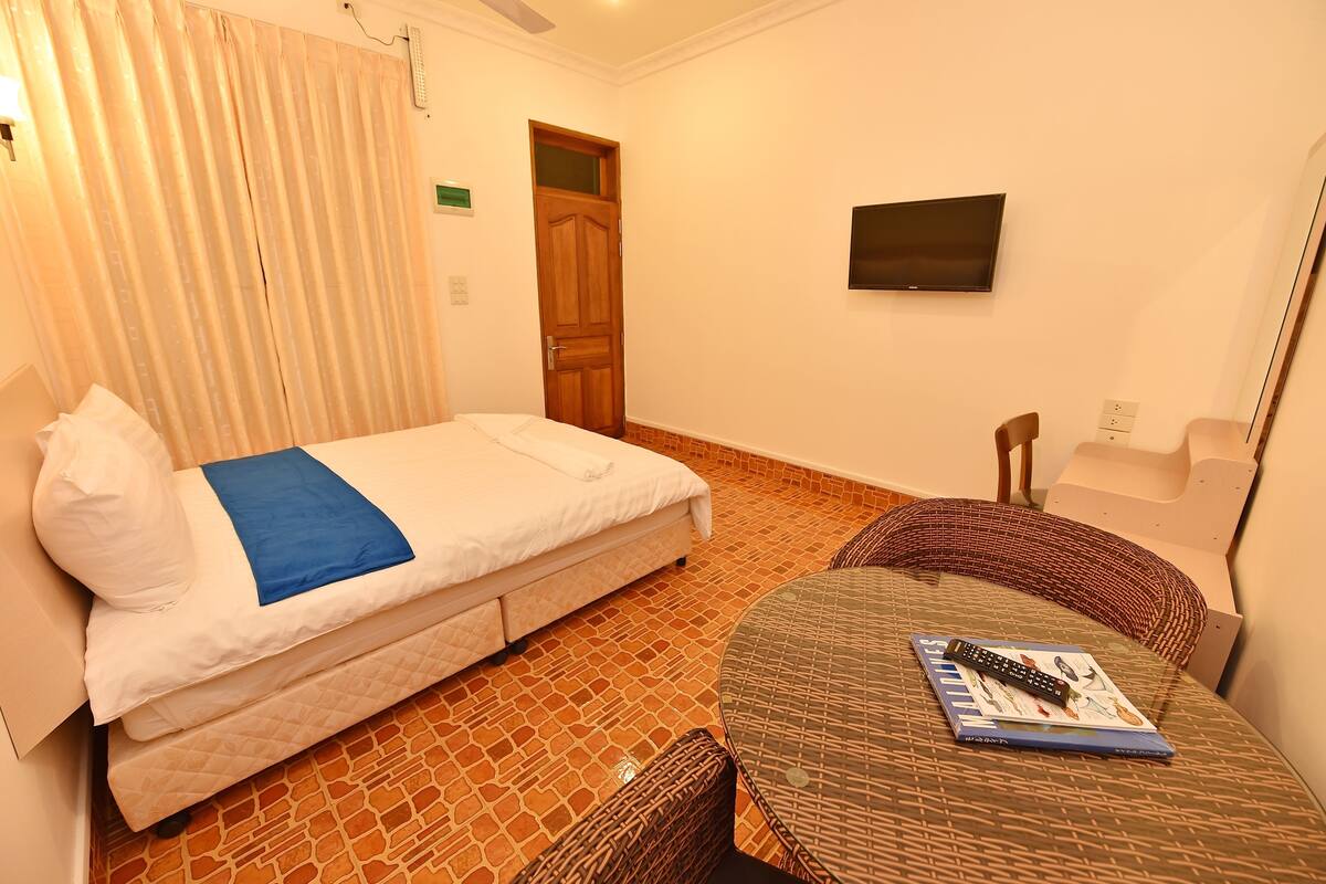 Chambre Double Deluxe | Minibar, coffres-forts dans les chambres, bureau, chambres insonorisées