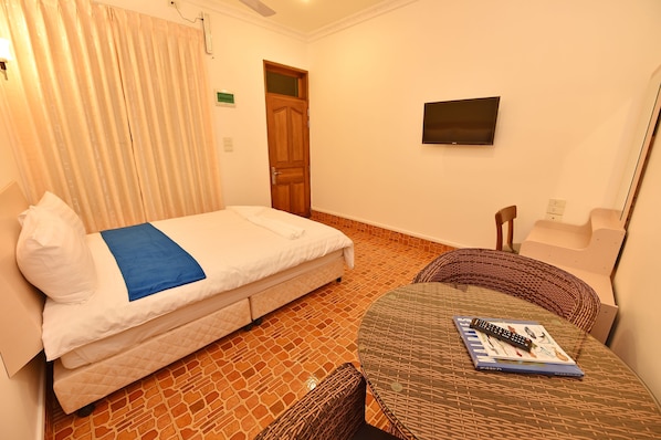 Chambre Double Deluxe | Minibar, coffres-forts dans les chambres, bureau, chambres insonorisées