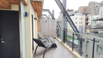 Deluxe Double Room with Bathtub | City view