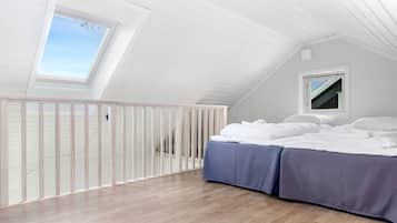Family Apartment, 2 Bedrooms | 2 bedrooms, soundproofing, free WiFi, bed sheets