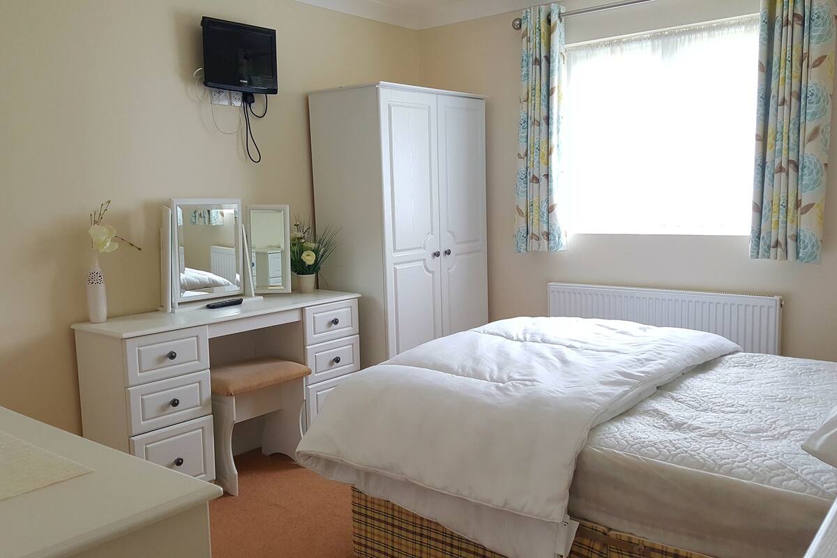 Luxury Cabin, 3 Bedrooms | WiFi (free)