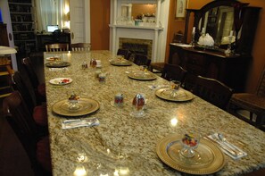 Breakfast area - Janssen Park Place (Mena)