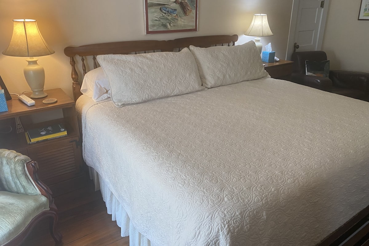 Suite Comfort, 1 letto king, bagno privato | Biancheria da letto di alta qualità, materassi in memory foam