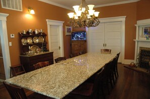 Free daily self-service breakfast  - Janssen Park Place B&B (Mena)