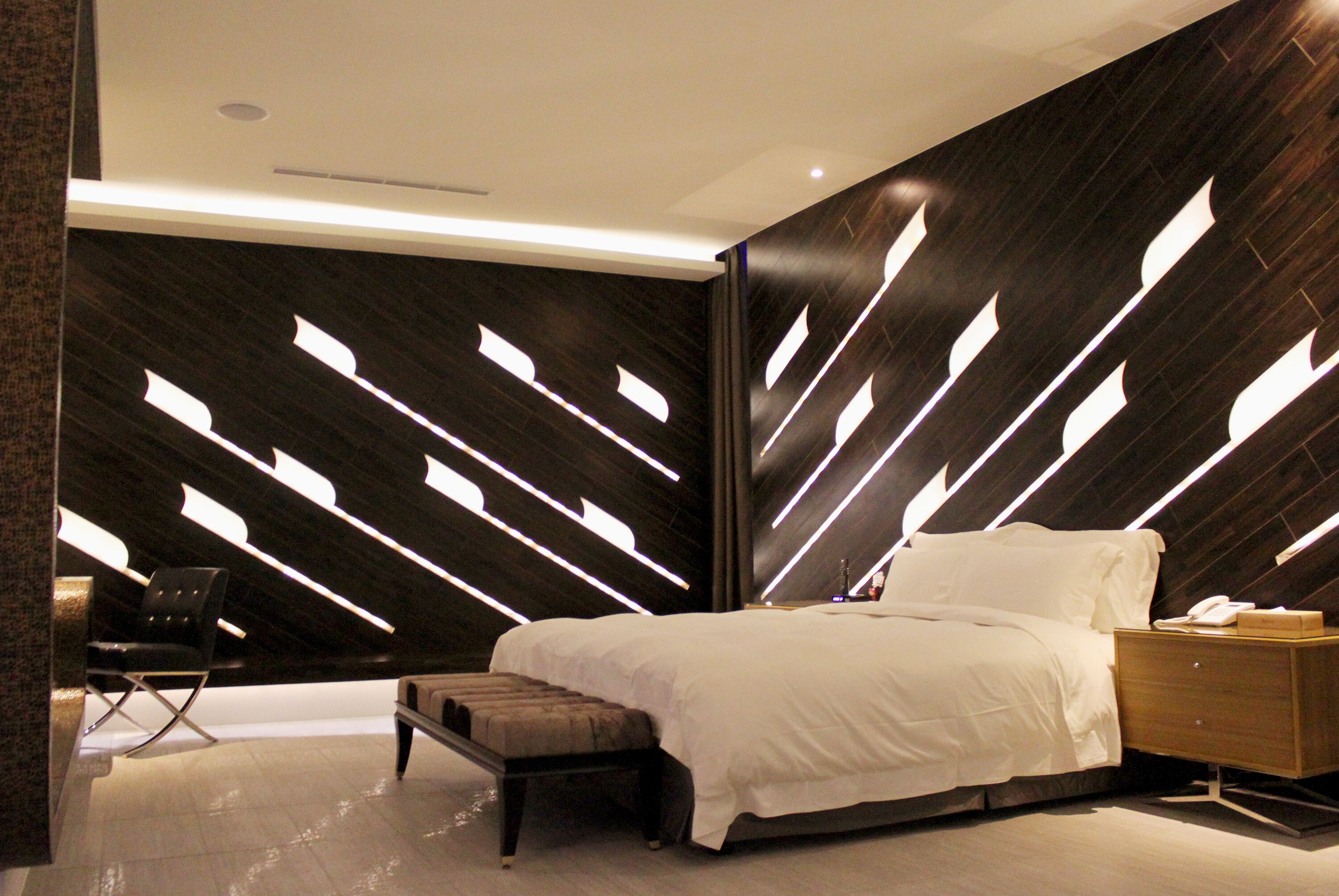 suite (check in time starts from 6pm) | desk, soundproofing, iron/ironing board, free wifi