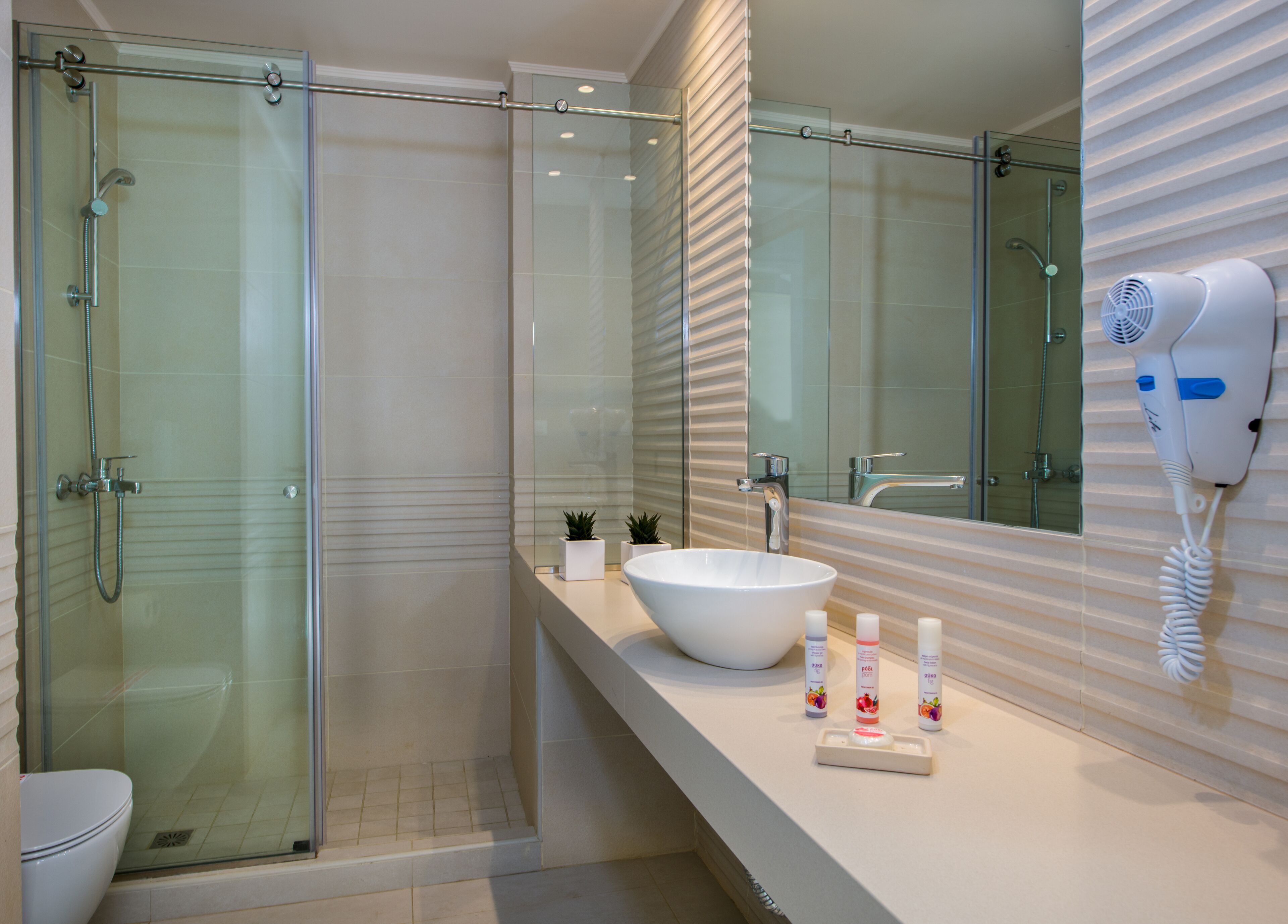 apartment, 1 bedroom | bathroom | bathtub, free toiletries, towels