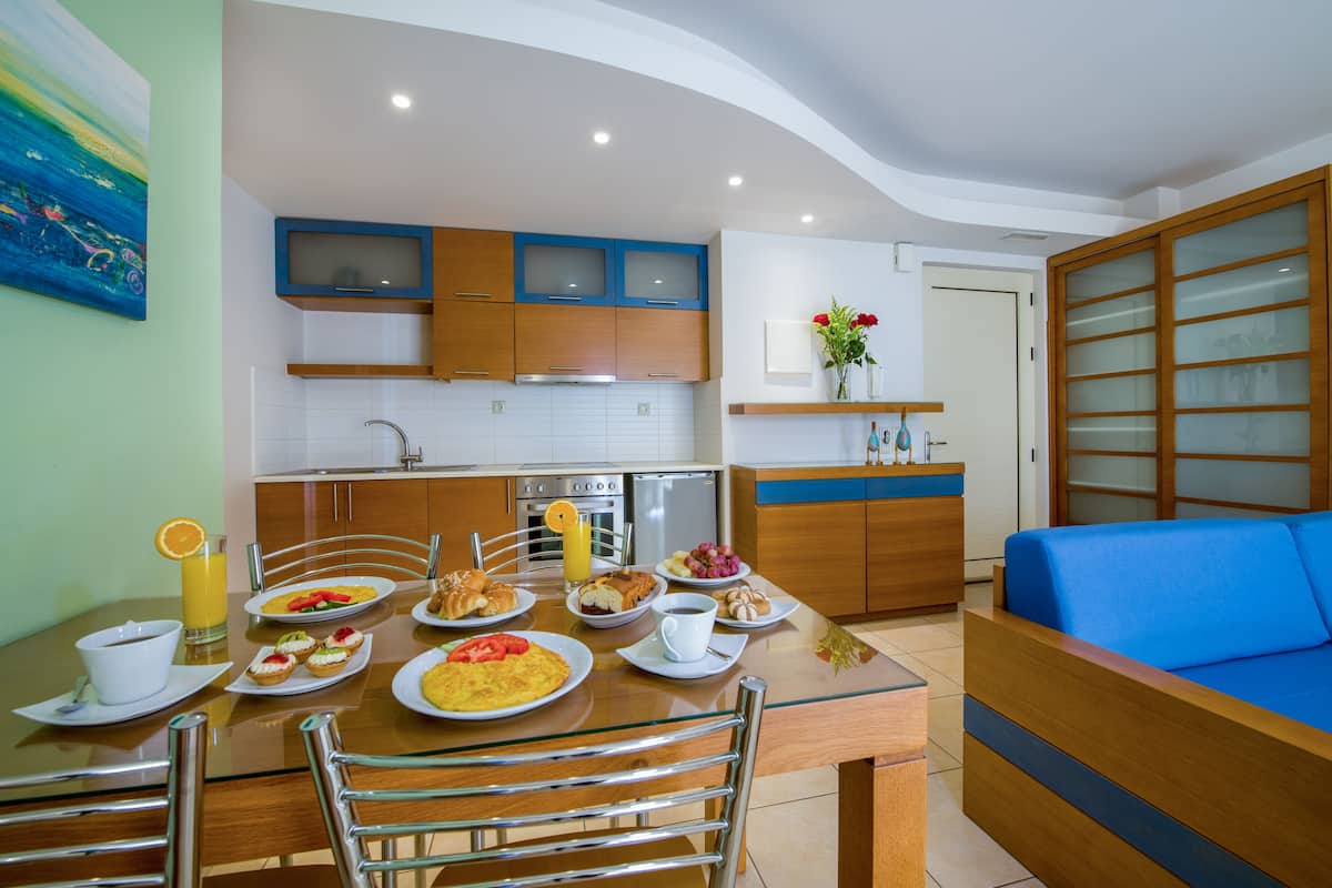 apartment, 1 bedroom | private kitchenette | fridge, coffee/tea maker, electric kettle
