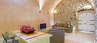 Pyrgos Old winery villa